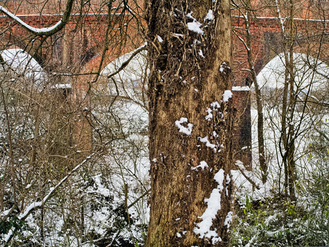 Hockley Viaduct in snow