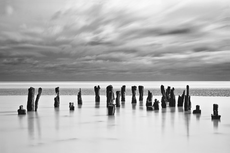 old-sea-defence-winchelsea-on-landscape